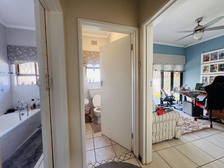 To Let 4 Bedroom Property for Rent in Goedehoop Western Cape